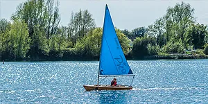 Boat hire Cotswold Water Park